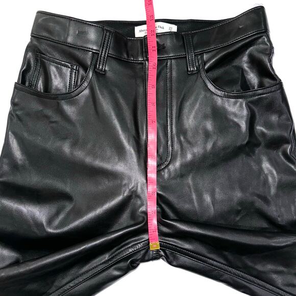 Abercrombie & Fitch The 90s Straight Ultra High Rise Black Faux Leather Pants 4 - Picture 14 of 16